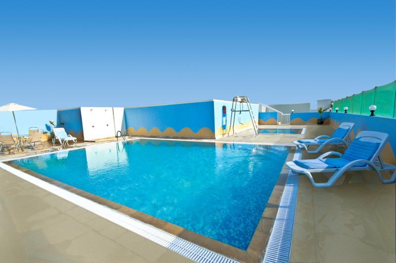 Golden Square Hotel Apartments ดูไบ ภายนอก รูปภาพ