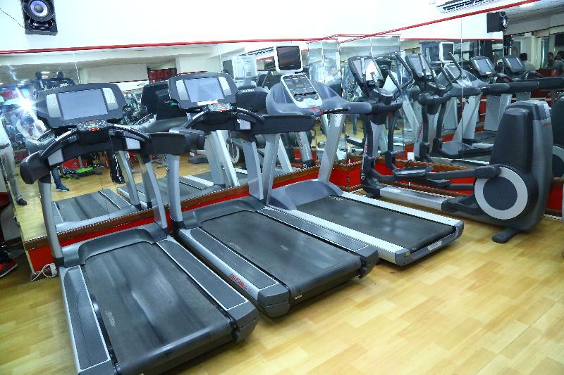 Golden Square Hotel Apartments ดูไบ ภายนอก รูปภาพ