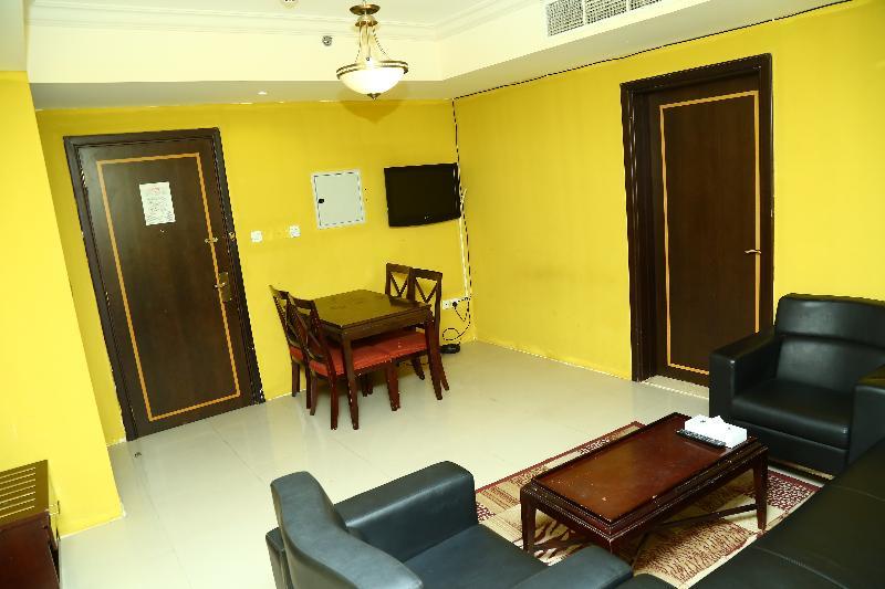 Golden Square Hotel Apartments ดูไบ ภายนอก รูปภาพ