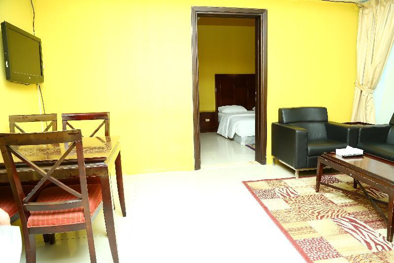 Golden Square Hotel Apartments ดูไบ ภายนอก รูปภาพ