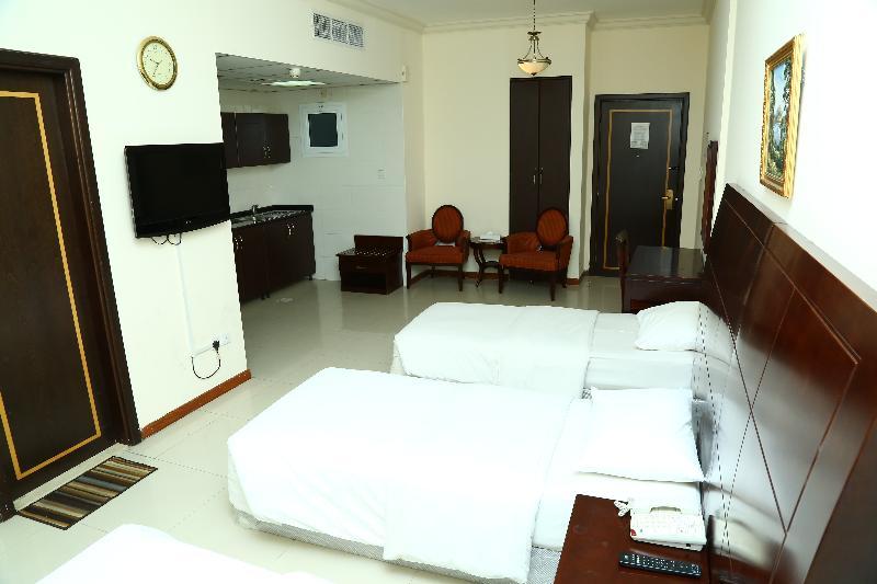 Golden Square Hotel Apartments ดูไบ ภายนอก รูปภาพ
