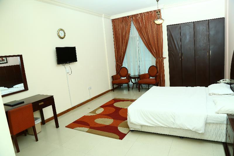 Golden Square Hotel Apartments ดูไบ ภายนอก รูปภาพ