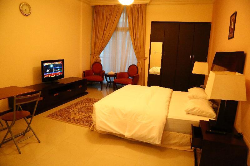 Golden Square Hotel Apartments ดูไบ ภายนอก รูปภาพ