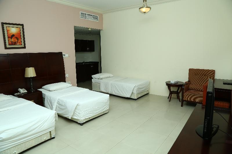 Golden Square Hotel Apartments ดูไบ ภายนอก รูปภาพ