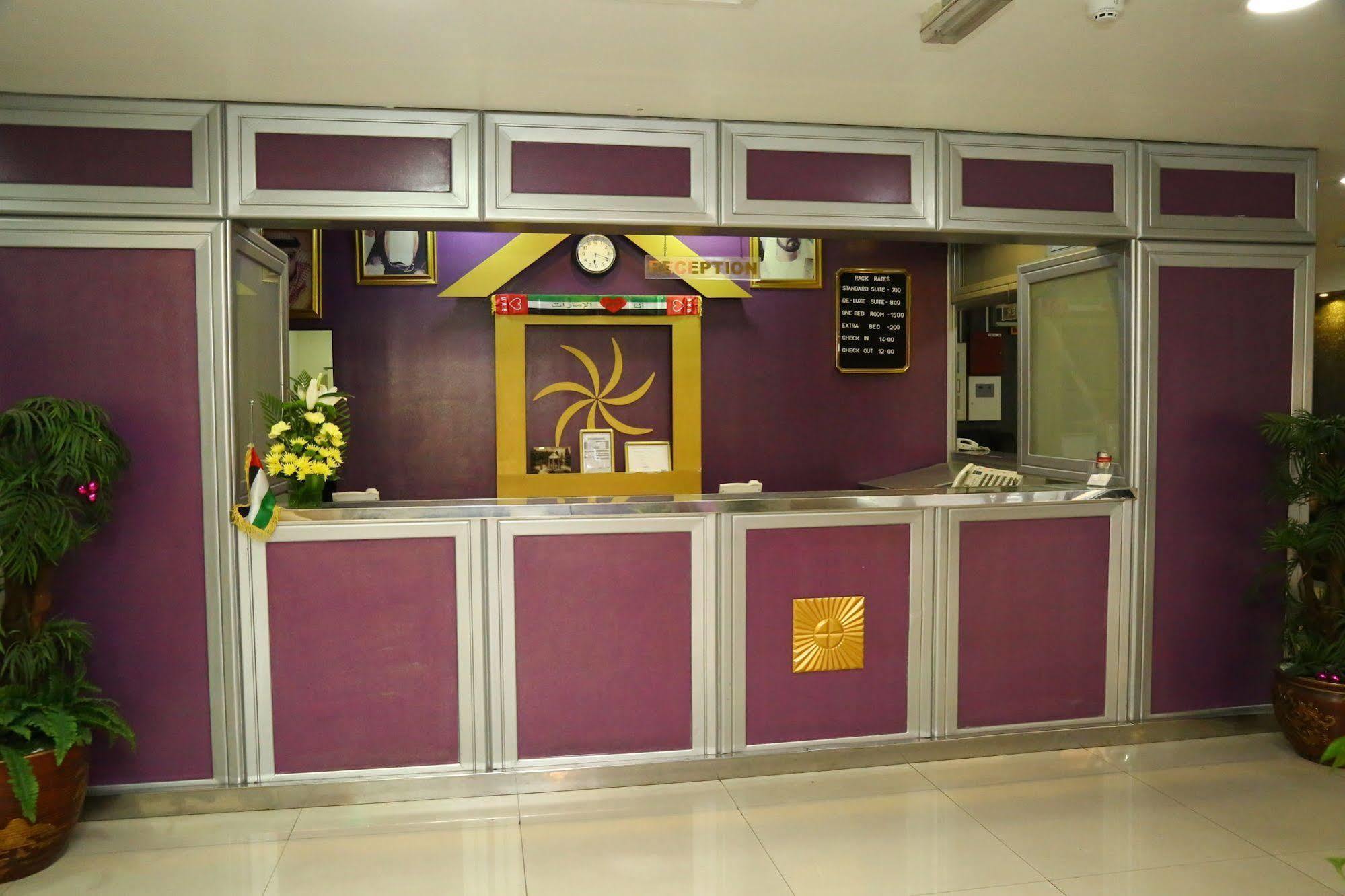 Golden Square Hotel Apartments ดูไบ ภายนอก รูปภาพ