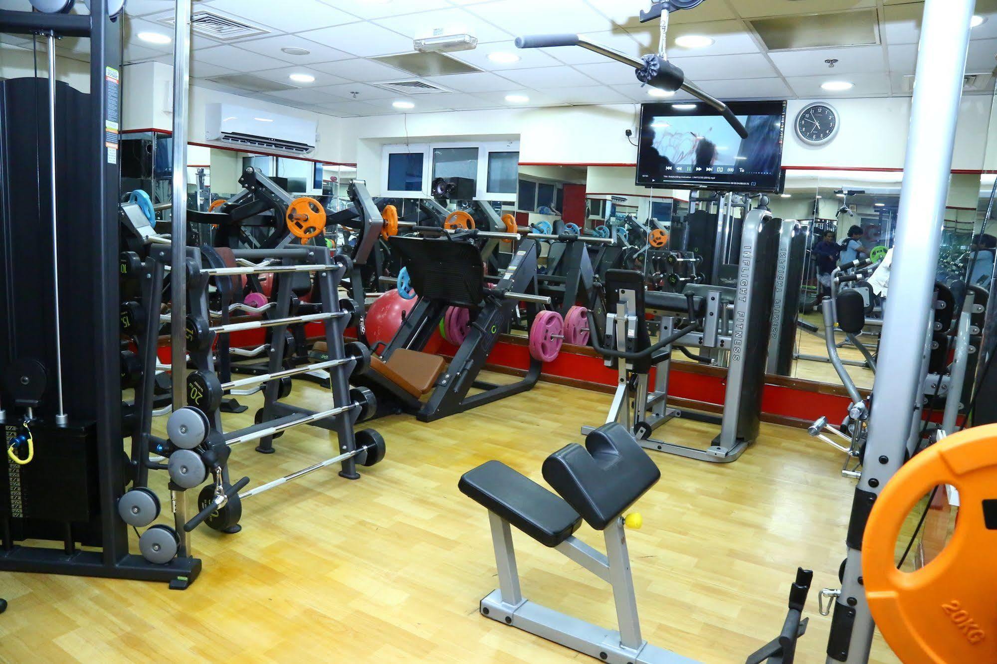 Golden Square Hotel Apartments ดูไบ ภายนอก รูปภาพ