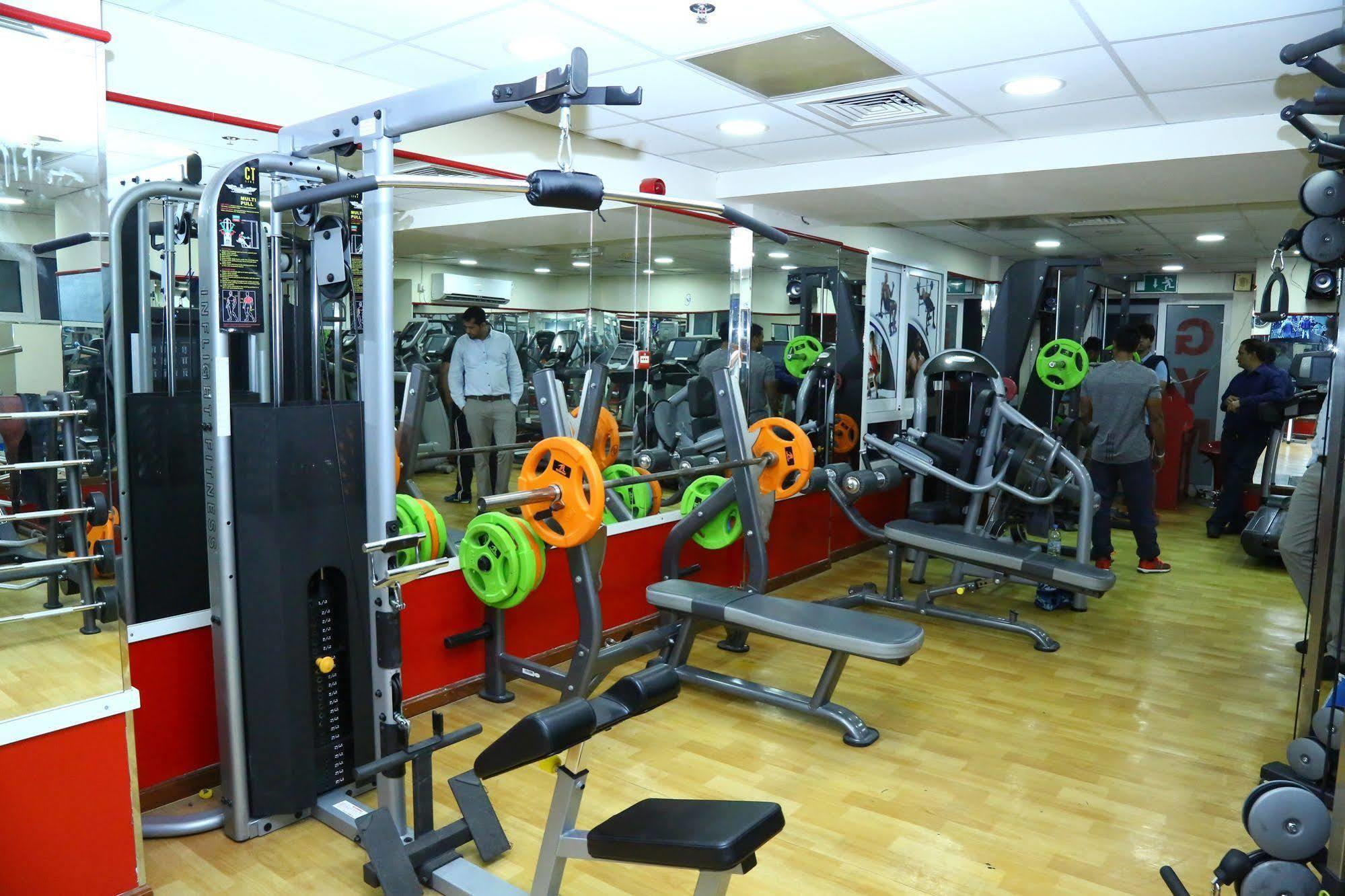 Golden Square Hotel Apartments ดูไบ ภายนอก รูปภาพ
