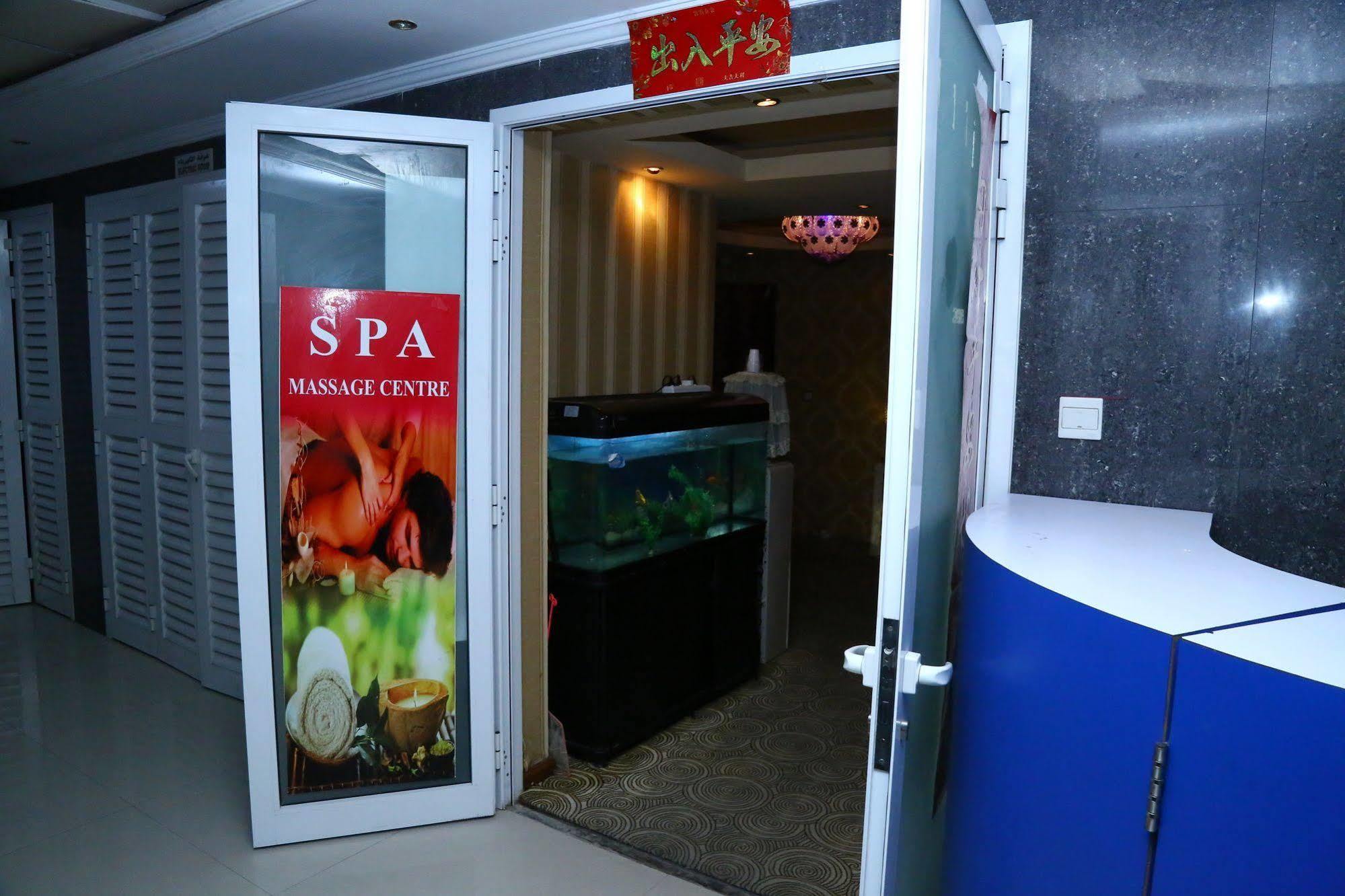 Golden Square Hotel Apartments ดูไบ ภายนอก รูปภาพ
